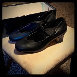 Black character shoes 1-2 inch